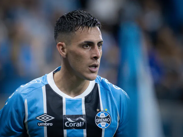 Cristian Pavón se recupera de lesão e deve voltar a ganhar chance no Grêmio