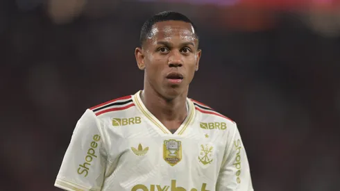 Wallace Yan jogador do Flamengo durante partida contra o Atletico-MG no estadio Maracana pelo campeonato Copa Do Brasil 2025. Foto: Thiago Ribeiro/AGIF