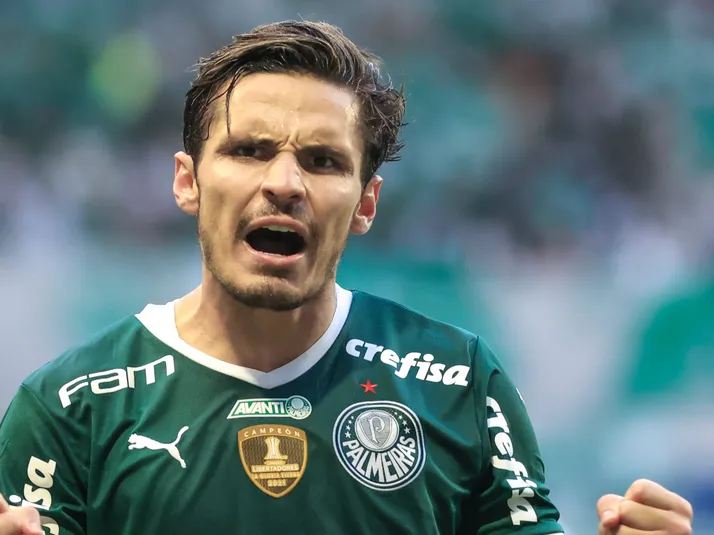 Raphael Veiga recusa nova investida do Grêmio para deixar o Palmeiras