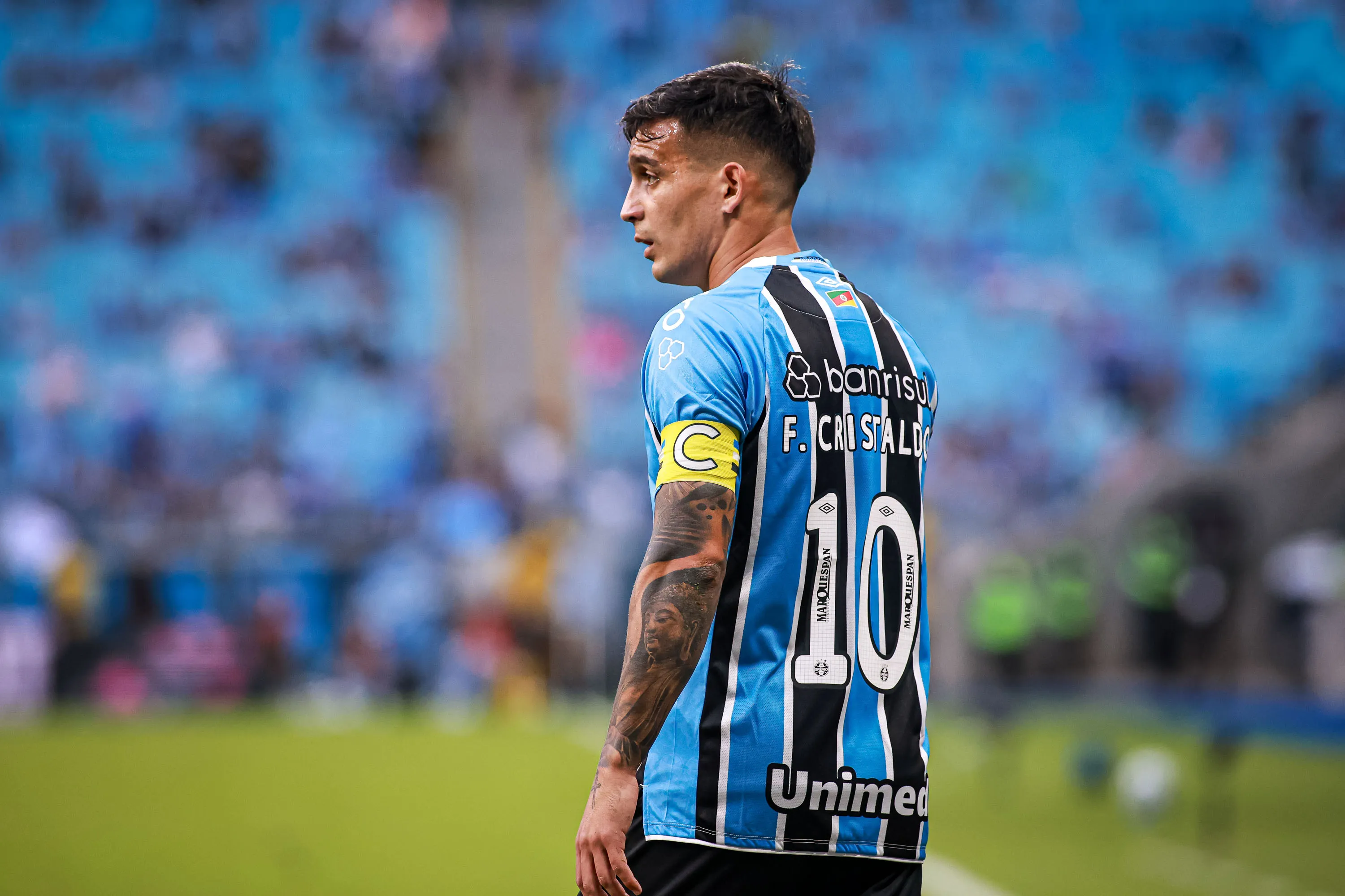 RS – PORTO ALEGRE – 04/05/2025 – BRASILEIRO A 2025, GREMIO X SANTOS – Franco Cristaldo jogador do Gremio durante partida contra o Santos no estadio Arena do Gremio pelo campeonato Brasileiro A 2025. Foto: Maxi Franzoi/AGIFL