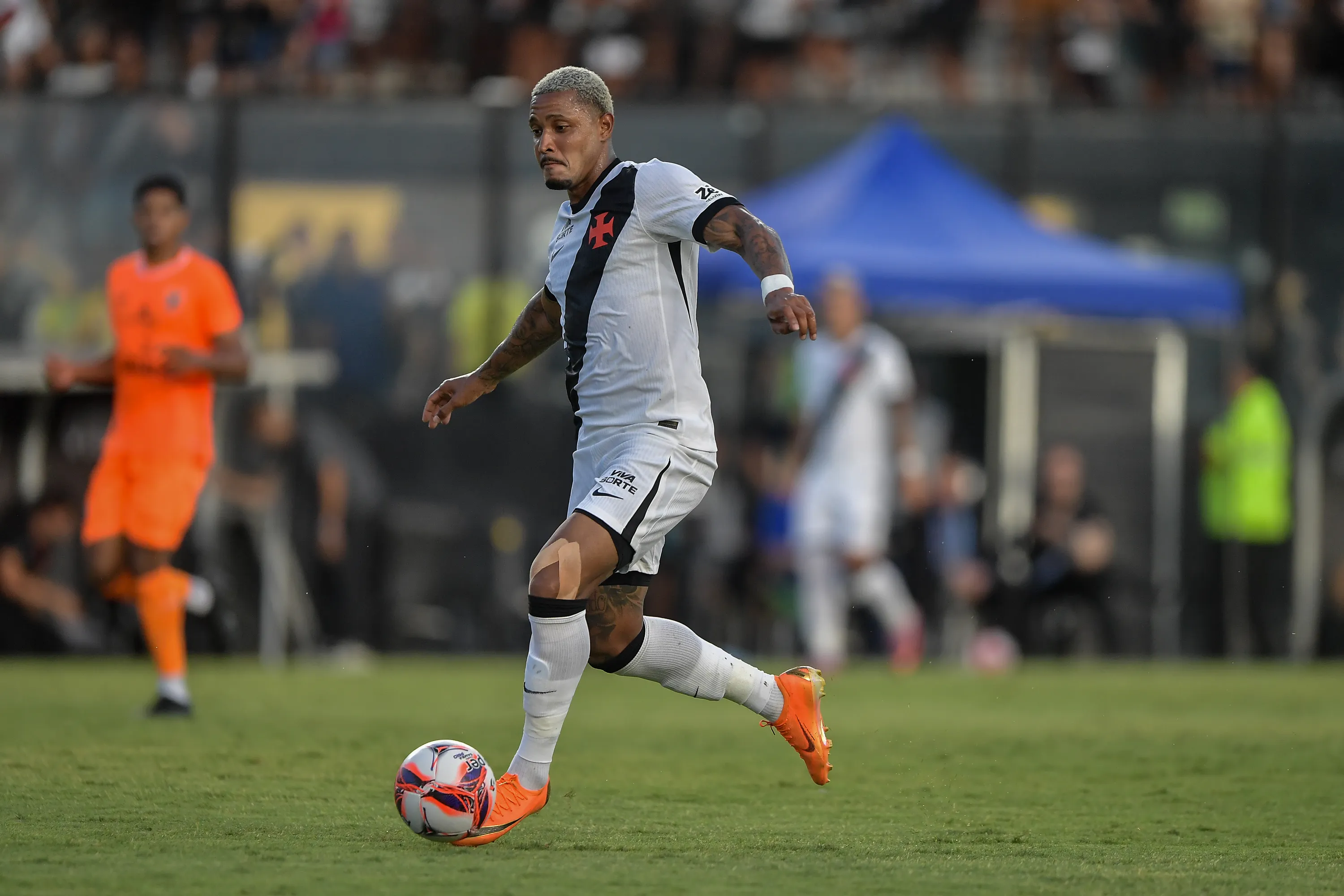 RJ – RIO DE JANEIRO – 18/01/2026 – CARIOCA 2026, VASCO X NOVA IGUACU – David jogador do Vasco durante partida contra o Nova Iguacu no estadio Sao Januario pelo campeonato Carioca 2026. Foto: Thiago Ribeiro/AGIF