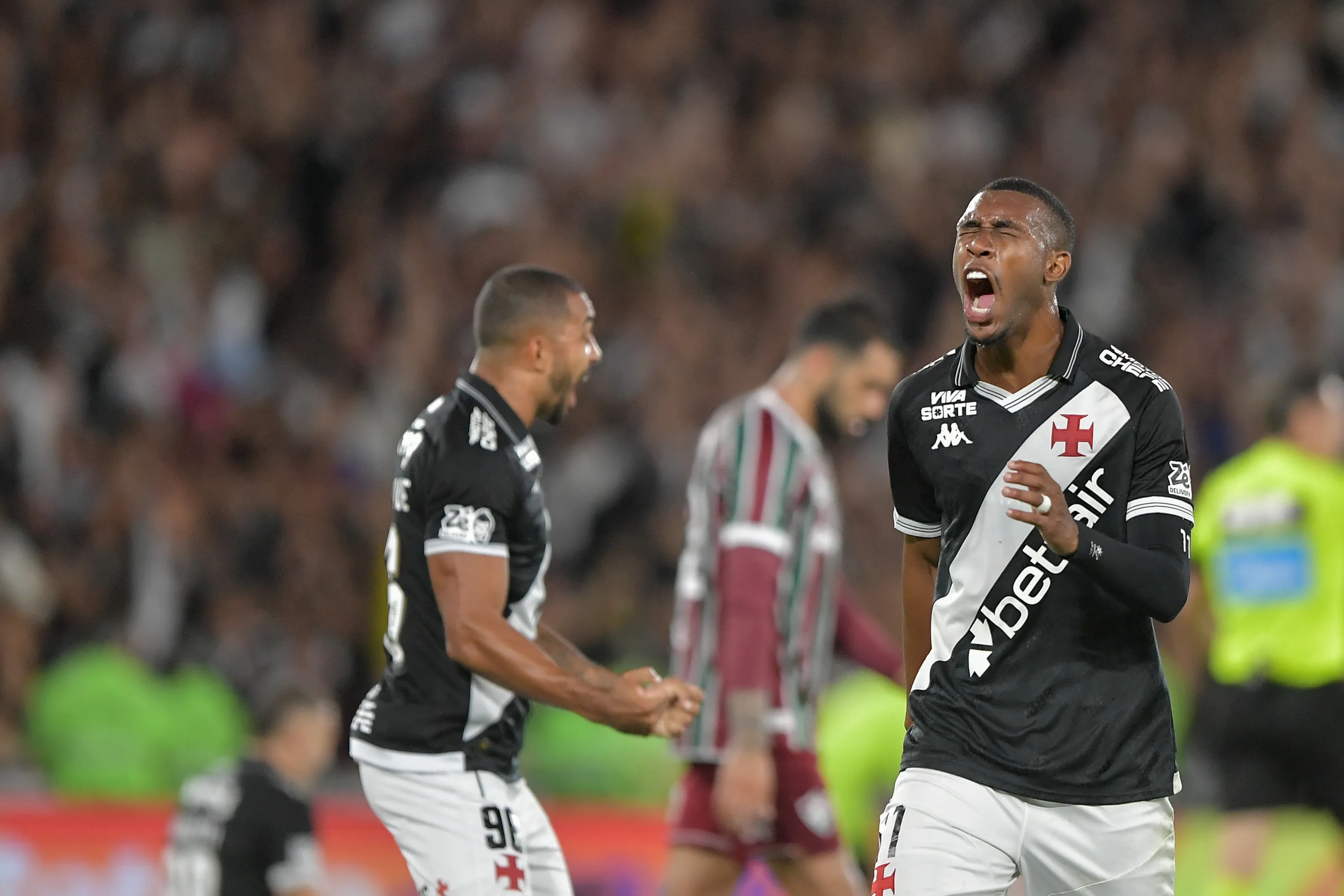 Rayan jogador do Vasco comemora seu gol durante partida contra o Fluminense no estadio Maracana pelo campeonato Copa Do Brasil 2025. Foto: Thiago Ribeiro/AGIF