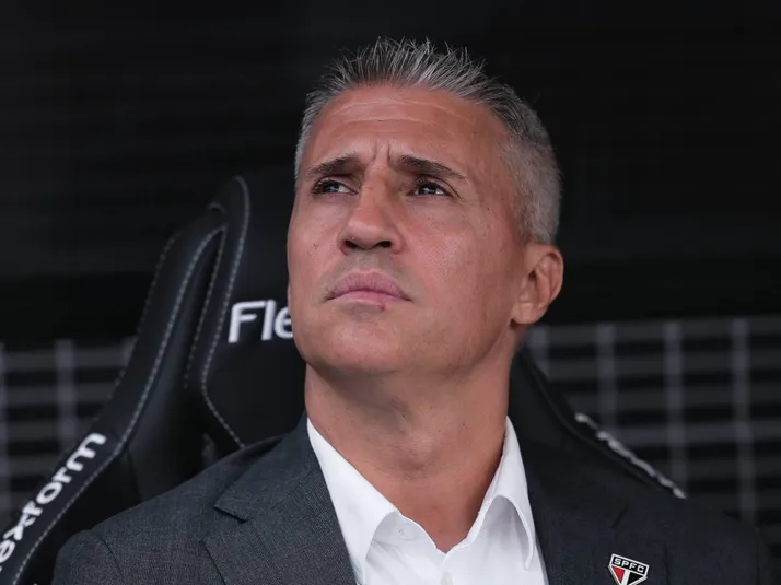 Crespo gera incômodo no São Paulo, mas demissão está descartada