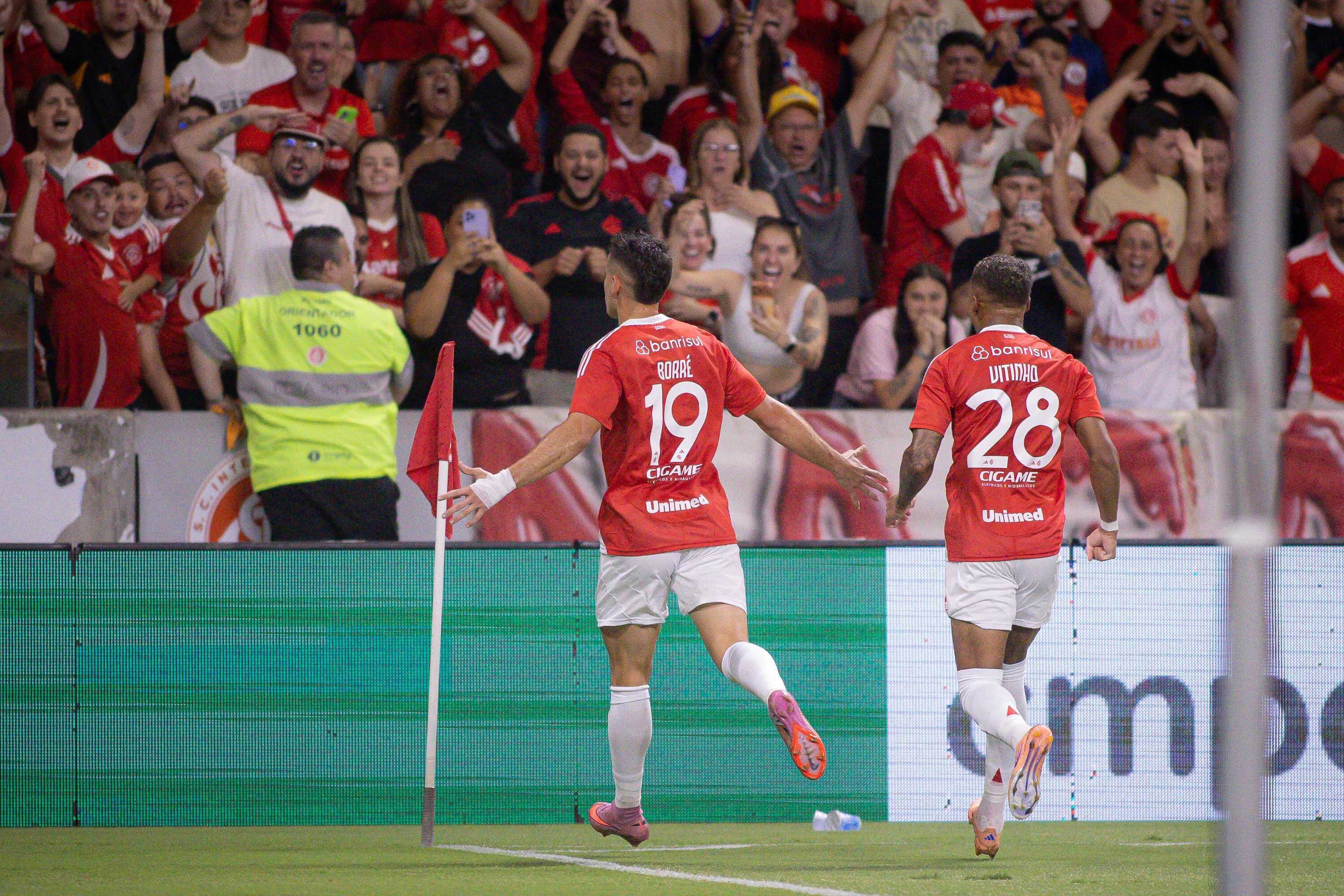 RS – PORTO ALEGRE – 25/01/2026 – GAUCHO 2026, INTERNACIONAL X GREMIO – Rafael Borre jogador do Internacional comemora seu gol durante partida contra o Gremio no estadio Beira-Rio pelo campeonato Gaucho 2026. Foto: Maxi Franzoi/AGIF