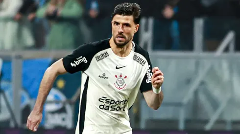 Héctor Hernández durante confronto entre Grêmio e Corinthians no Brasileirão de 2025.