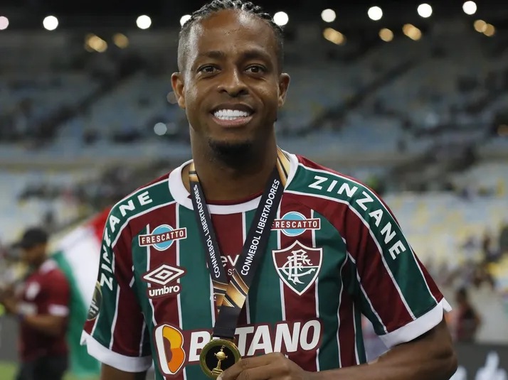Fluminense se despede de Keno, fechado com o Coritiba