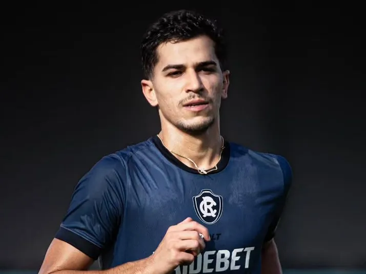 Ex-Athletico-PR, Vitor Bueno é anunciado no Remo