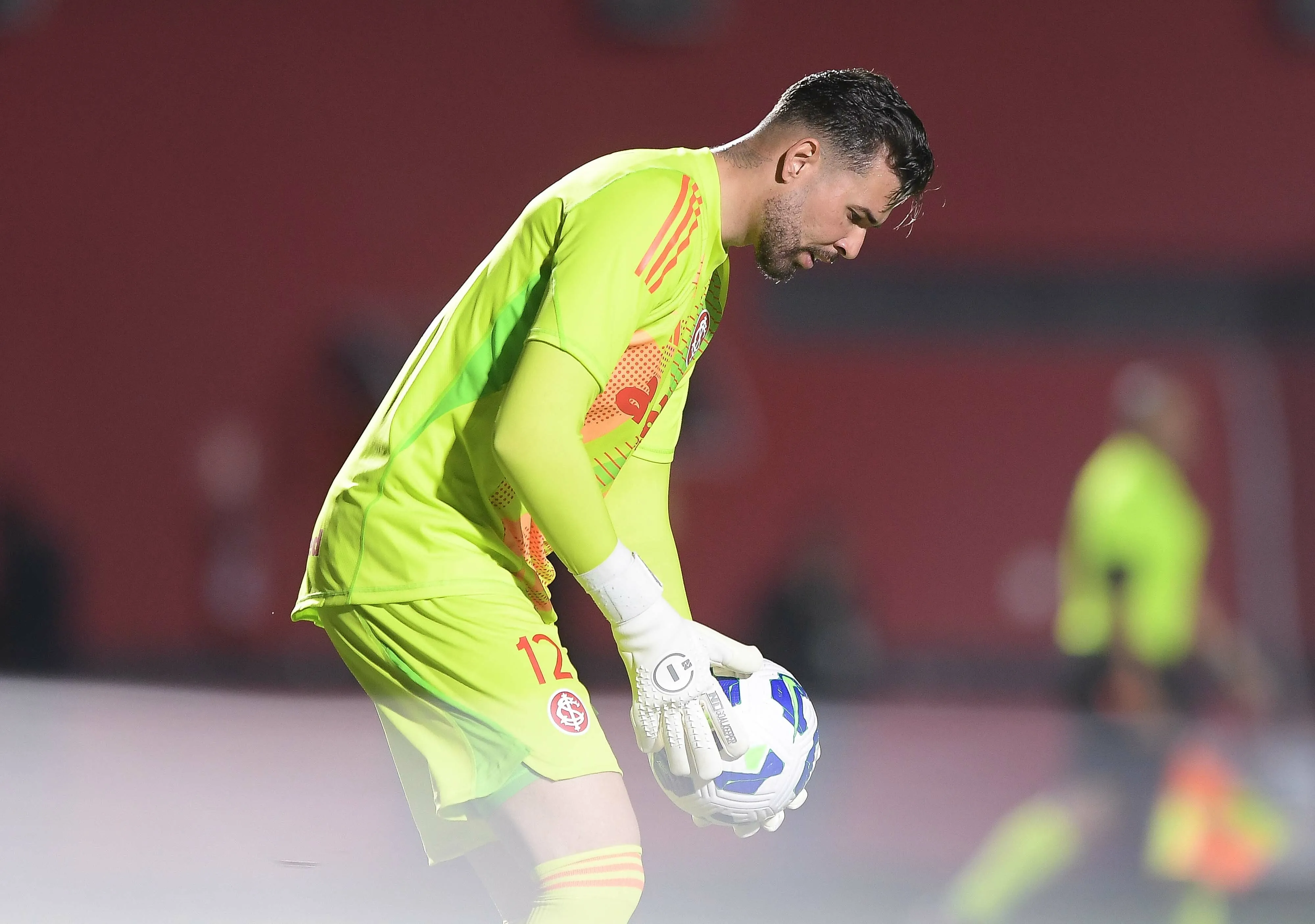 Ivan jogador do Internacional durante partida contra o Vitoria no estadio Barradao pelo campeonato Brasileiro A 2025. Foto: Jhony Pinho/AGIF