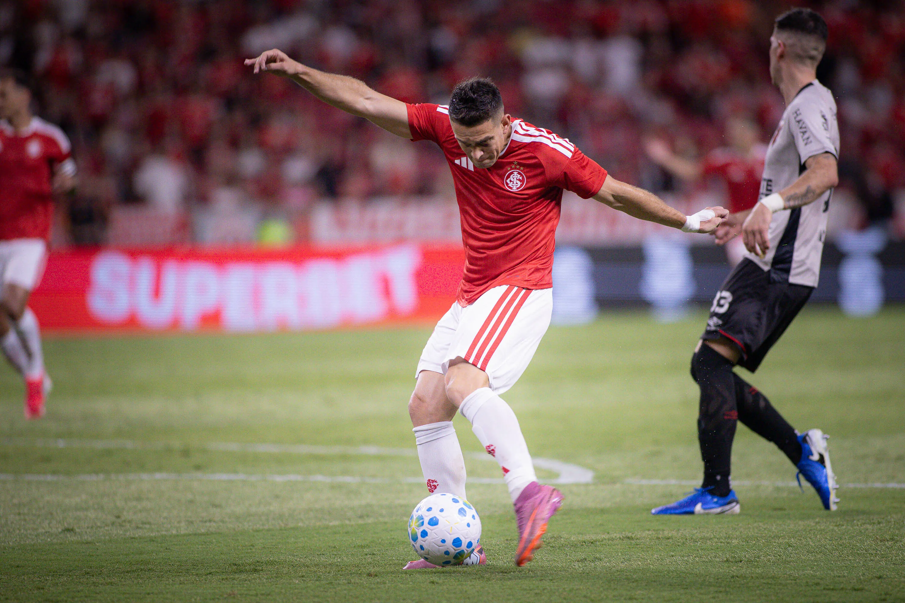 RS – PORTO ALEGRE – 28/01/2026 – BRASILEIRO A 2026, INTERNACIONAL X ATHLETICO-PR – Rafael Borre jogador do Internacional durante partida contra o Athletico-PR no estadio Beira-Rio pelo campeonato Brasileiro A 2026. Foto: Maxi Franzoi/AGIF