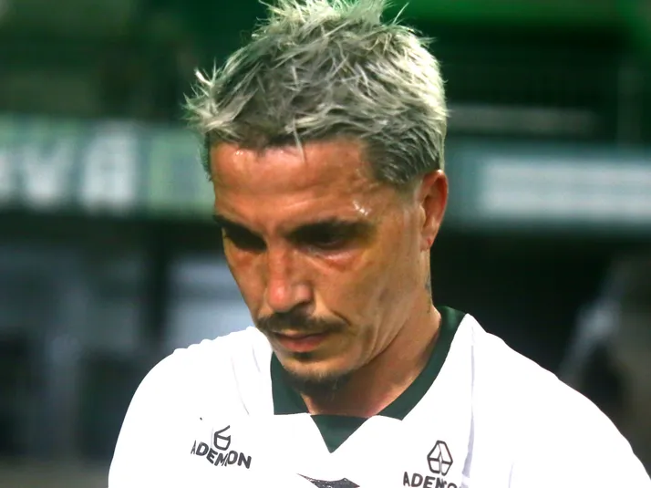 Josué vira desfalque do Coritiba contra Cruzeiro