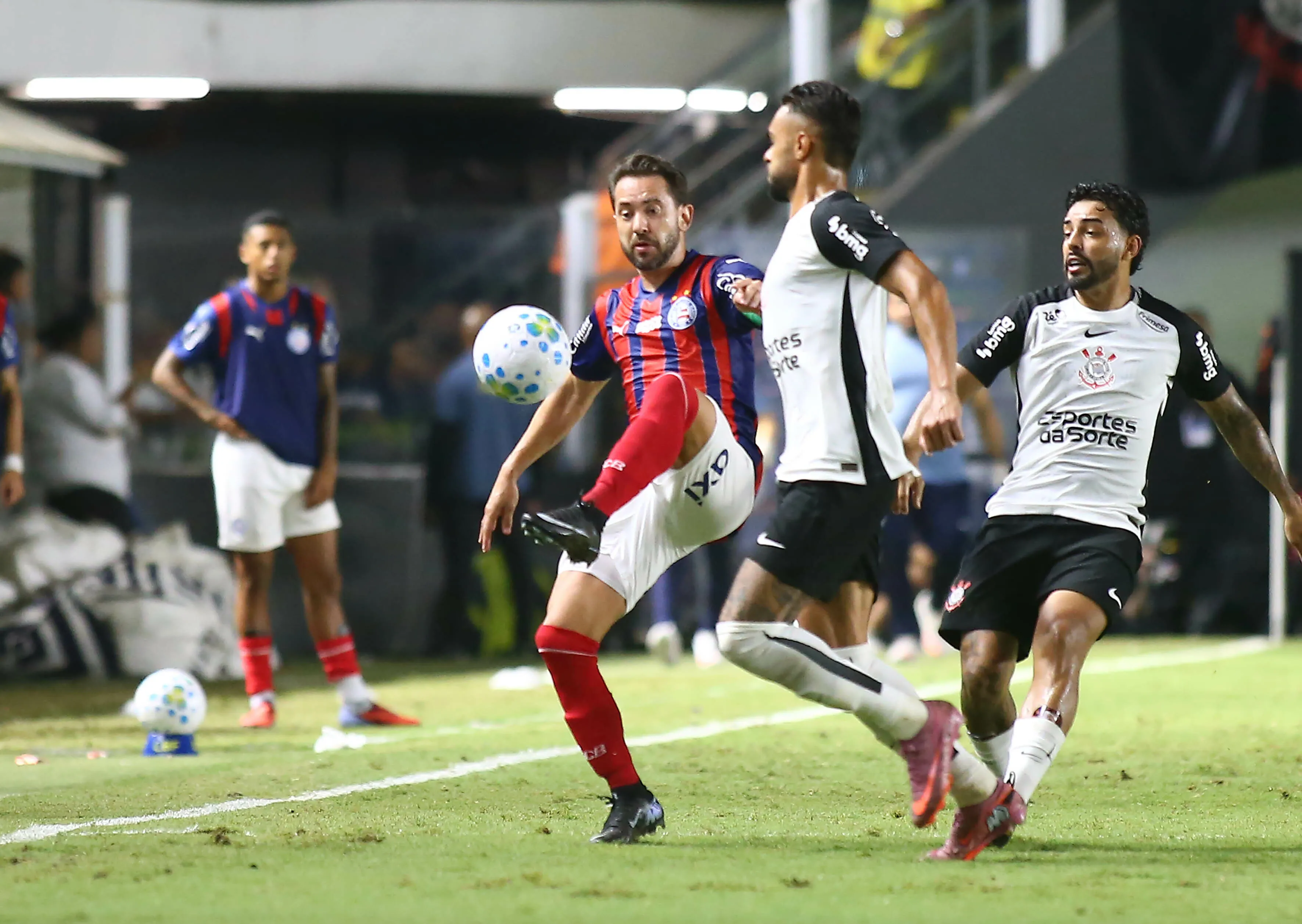 Everton Ribeiro jogador do Bahia durante partida contra o Corinthians no estadio Vila Belmiro pelo campeonato Brasileiro A 2026. Foto: Mauricio De Souza/AGIF