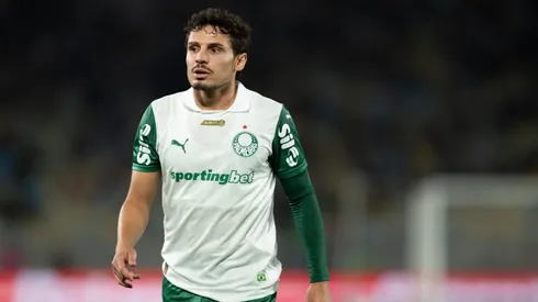 Raphael Veiga jogador do Palmeiras durante partida contra o Fluminense no estadio Maracana pelo campeonato Brasileiro A 2025.