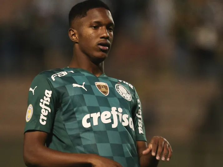 Palmeiras encaminha venda de Vitinho para o Santa Clara, de Portugal