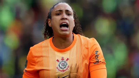 Goleira do Corinthians comenta sobre o apoio da torcida presente em Londres – Foto: Jasper Wax/Getty Images