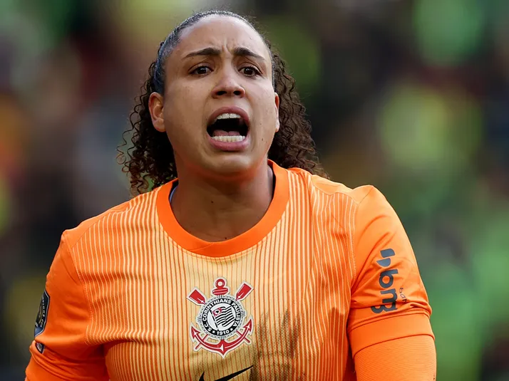 Lelê elogia apoio da Fiel torcida em Londres