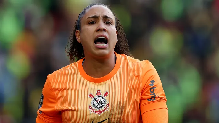 Goleira do Corinthians comenta sobre o apoio da torcida presente em Londres - Foto: Jasper Wax/Getty Images