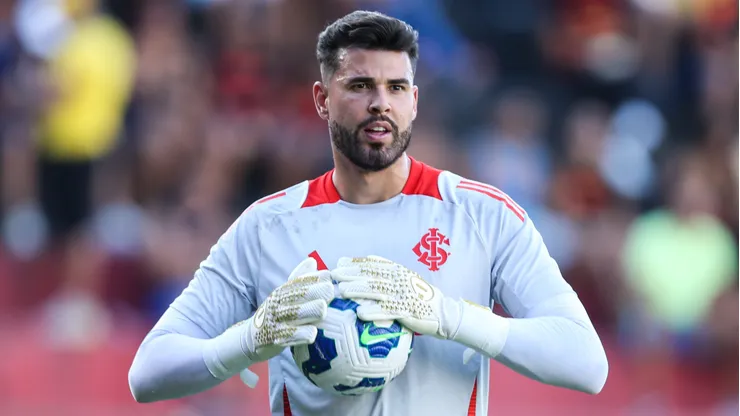 Ivan deixa o Inter. Foto: Marlon Costa/AGIF