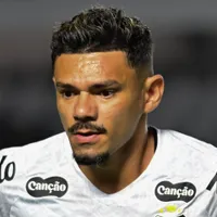 Santos define saída de Tiquinho Soares por empréstimo