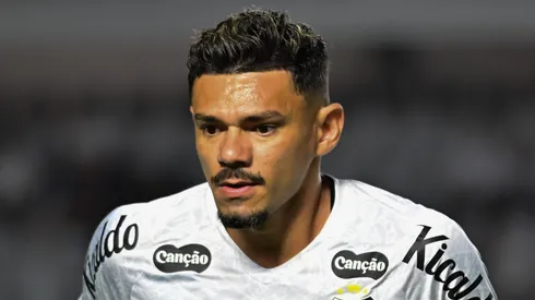 Tiquinho Soares está deixando o Santos.