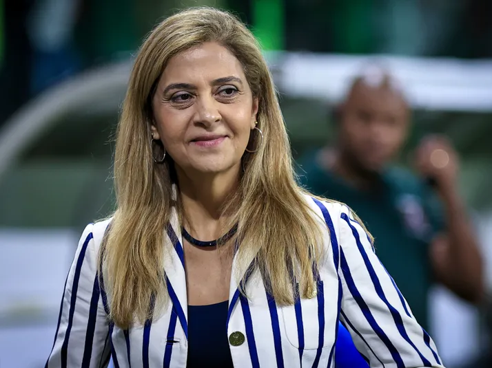 Leila Pereira age no mercado e mira chegada de zagueiro ao Palmeiras