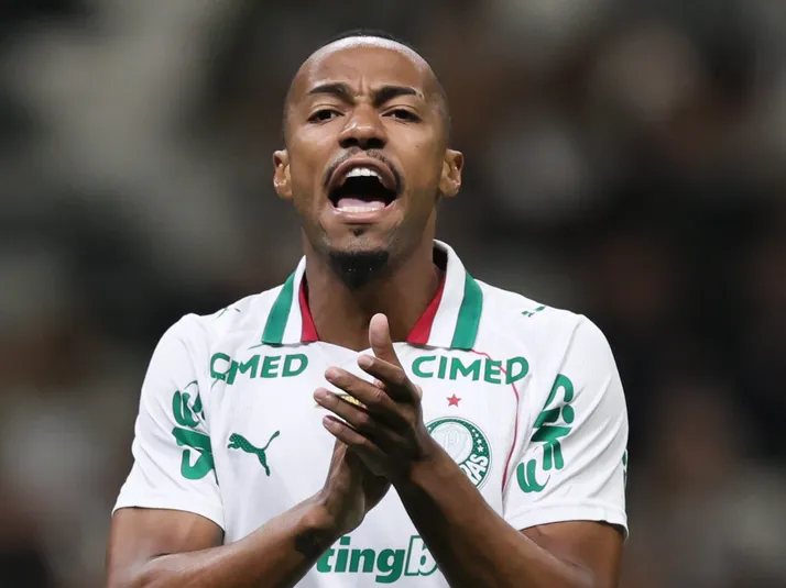 Marlon Freitas vira líder nos bastidores do Palmeiras