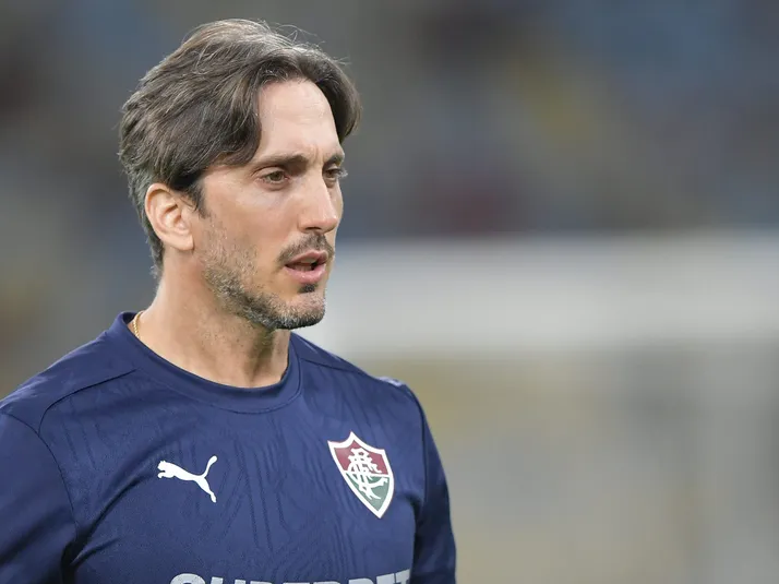 Fluminense não tem negociação avançada por centroavante