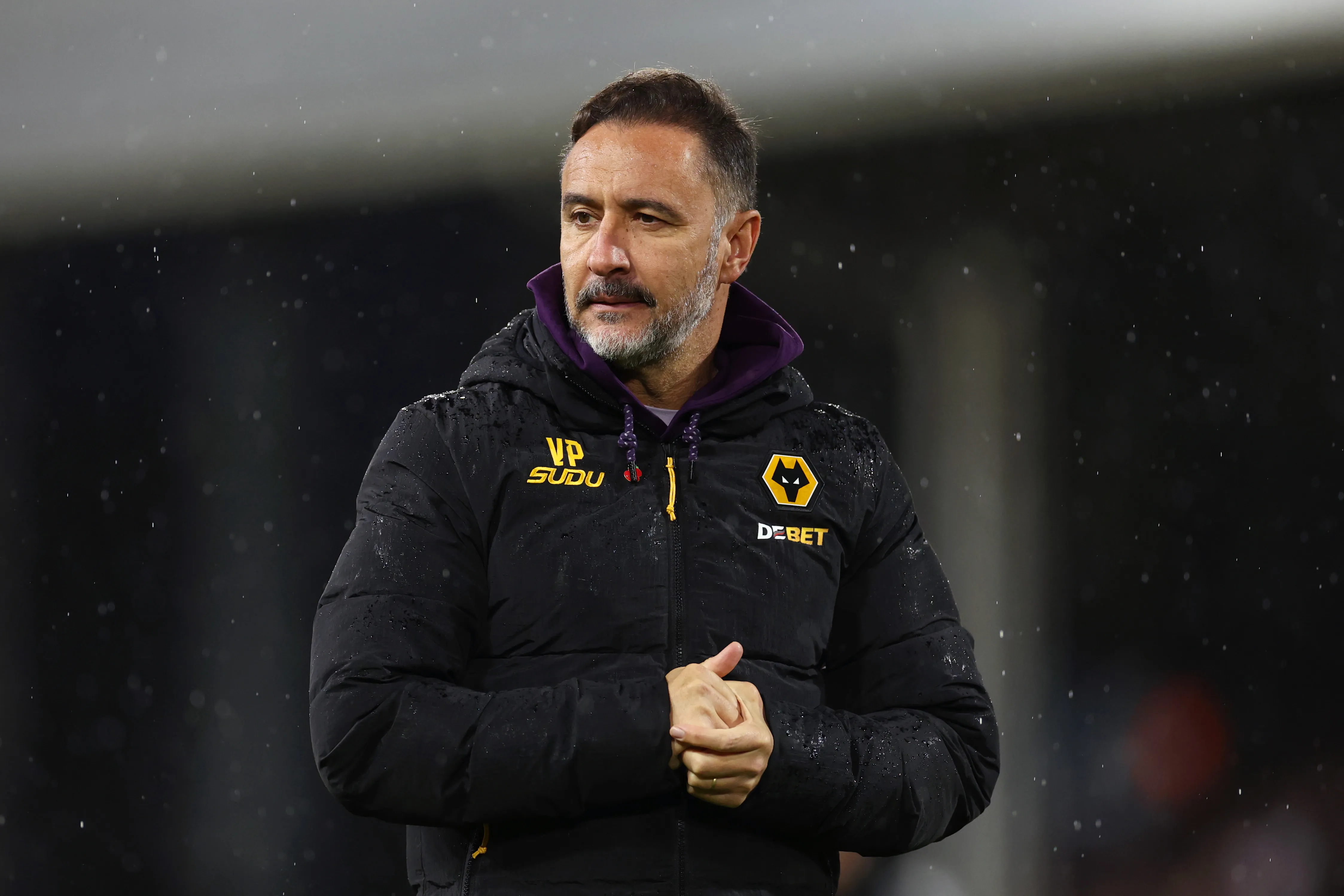 LONDON, ENGLAND – NOVEMBER 01: Vitor Pereira, Manager of Wolverhampton Wanderers, looks on after the team’s defeat in the Premier League match between Fulham and Wolverhampton Wanderers at Craven Cottage on November 01, 2025 in London, England. (Photo by Dan Istitene/Getty Images)