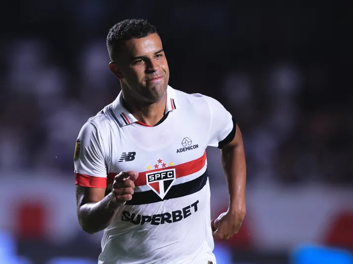 Marcelo Paz expõe bastidores por Alisson e explica recusa do Corinthians