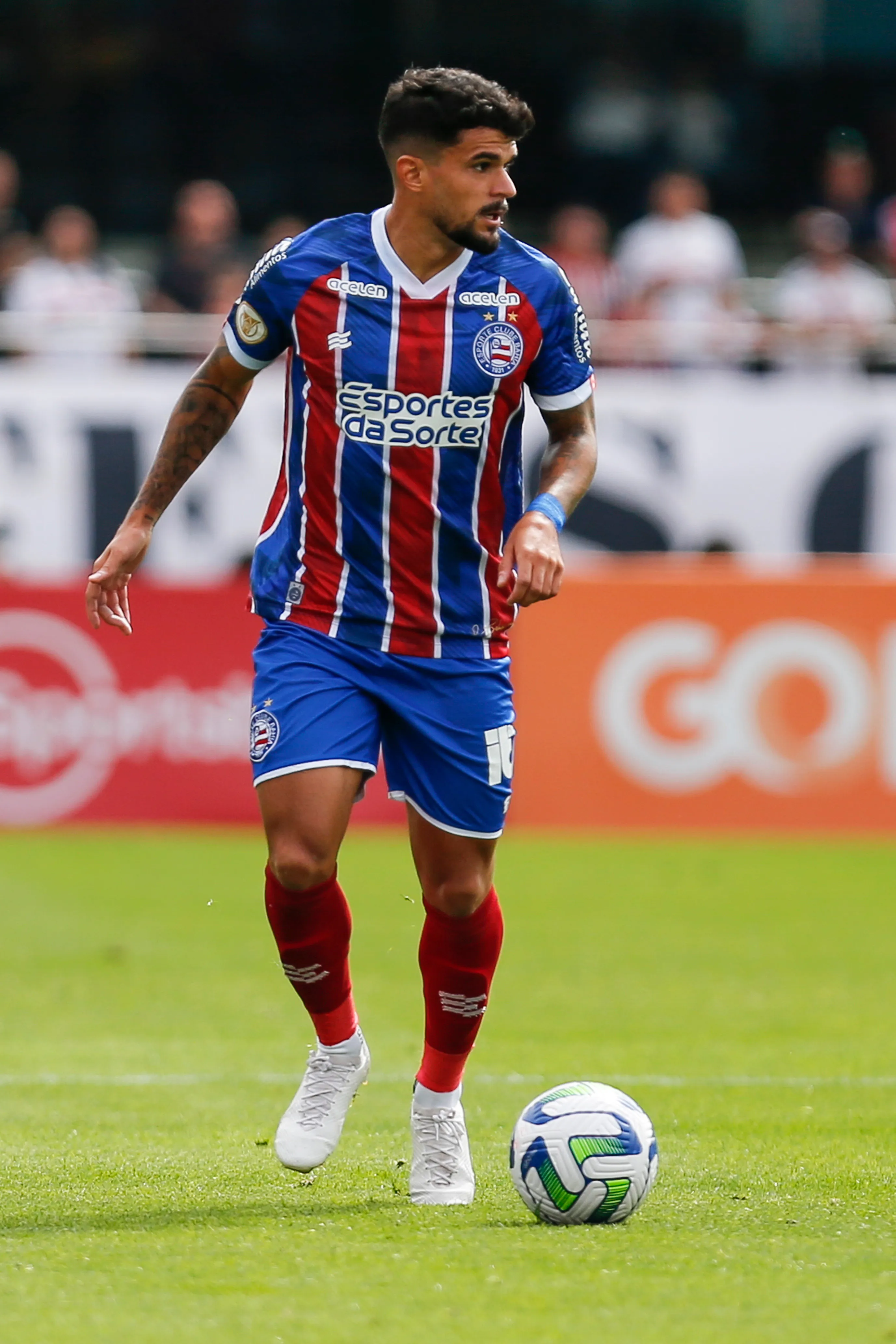 SAO PAULO, BRAZIL – JULY 30: Cauly of Bahia controls the ball during the match between Sao Paulo and Bahia as part of Brasileirao Series A 2023 at Morumbi Stadium on July 30, 2023 in Sao Paulo, Brazil. (Photo by Ricardo Moreira/Getty Images)