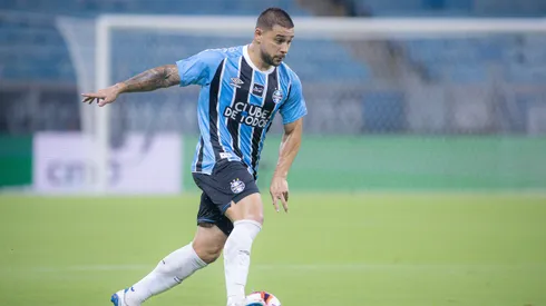 João Pedro, lateral-direito do Grêmio