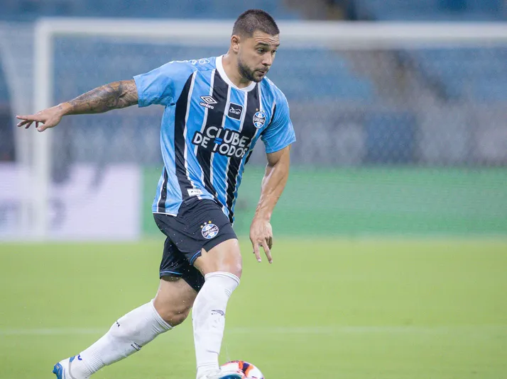 Grêmio descarta lesão de João Pedro após susto contra o Fluminense