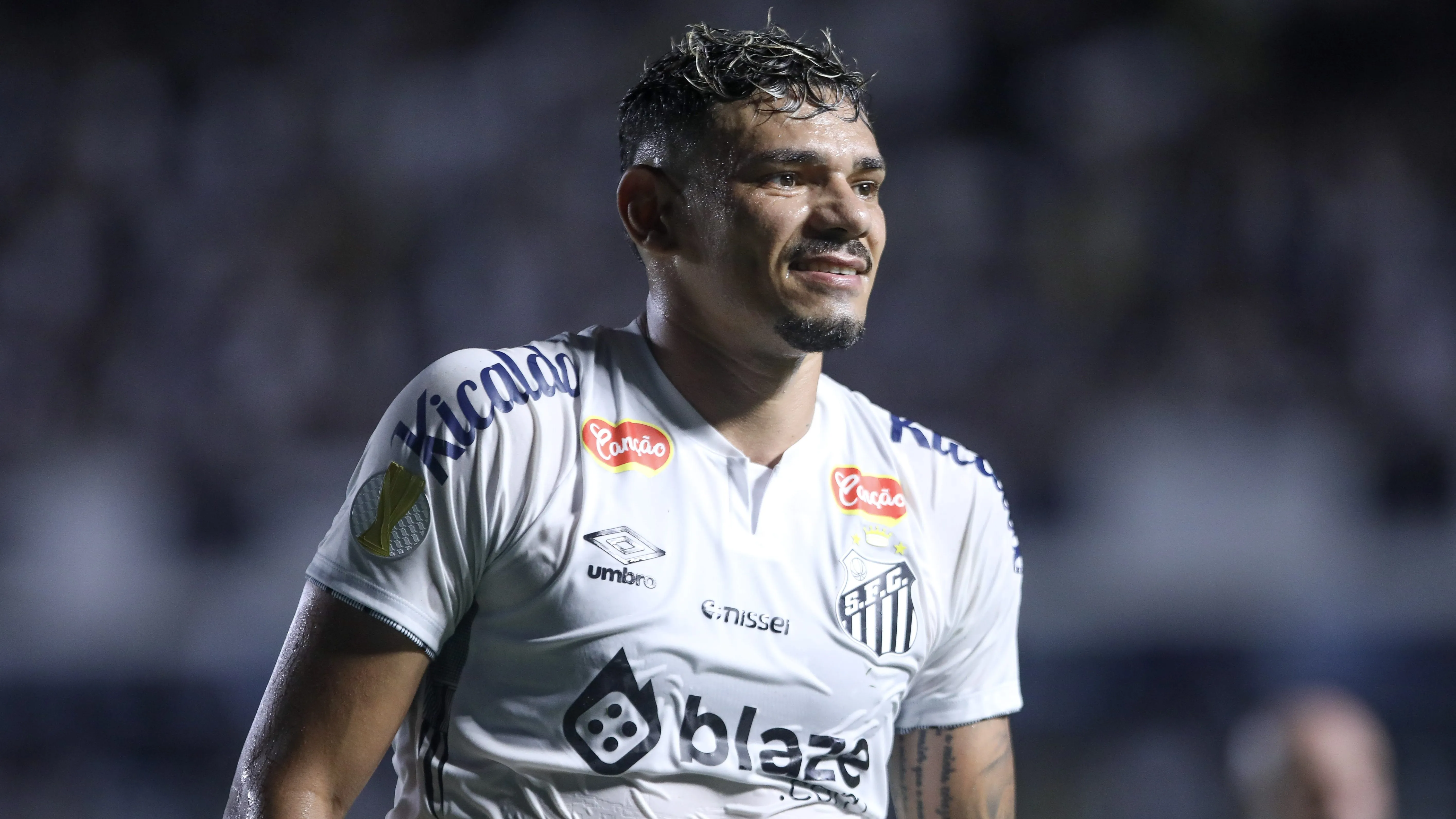 Tiquinho Soares negocia com o Coritiba. Foto: Reinaldo Campos/AGIF