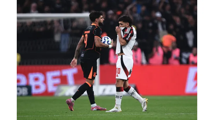 De Arrascaeta jogador do Flamengo comemora seu gol durante partida contra o Corinthians no estadio Arena Corinthians pelo campeonato Brasileiro A 2025. Foto: Ettore Chiereguini/AGIF