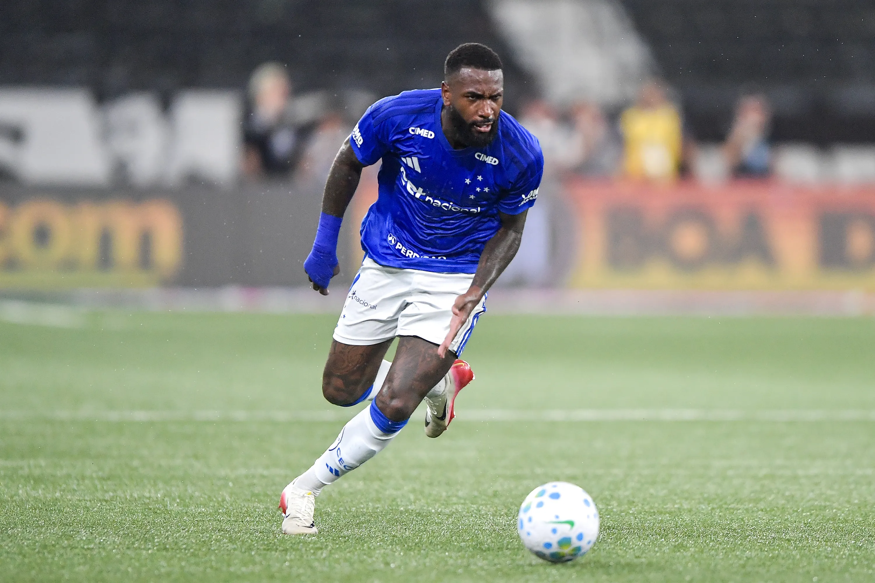 Gerson atuando no Cruzeiro –  Foto: Thiago Ribeiro/AGIF