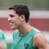 CRB prepara oferta para o Fluminense por Davi Schuindt; diretoria analisa proposta