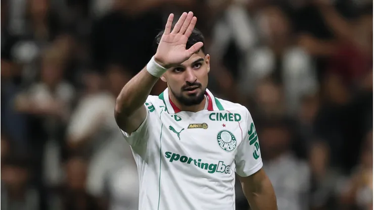 Flaco Lopez jogador do Palmeiras lamenta durante partida contra o Atletico no estadio Arena MRV pelo campeonato Brasileiro A 2026. Foto: Gilson Lobo/AGIF