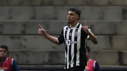 Victor Hugo jogador do Atletico comemora seu gol durante partida contra o Palmeiras no estadio Arena MRV pelo campeonato Brasileiro A 2026. Foto: Gilson Lobo/AGIF