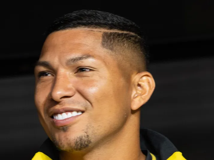 Rony entra no BID e reforça o Santos no clássico