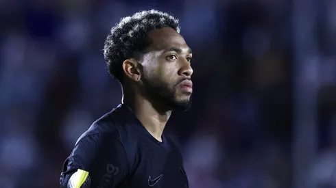 Martínez ainda não se reapresentou no Corinthians.