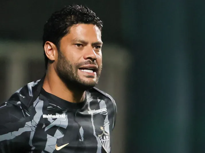Atlético-MG poupa Hulk e seis titulares para enfrentar o Pouso Alegre