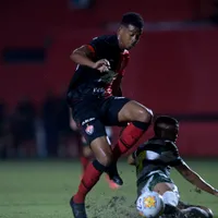 Carlinhos detona gramado de duelo entre Remo e São Francisco