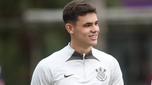 Gabriel Moscardo durante treinamento do Corinthians em 2024.
