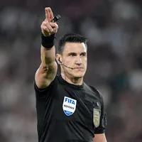 PC Oliveira critica procedimento do VAR na Supercopa