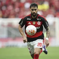 Lucas Paquetá é criticado pela torcida do Flamengo após estreia com gol perdido