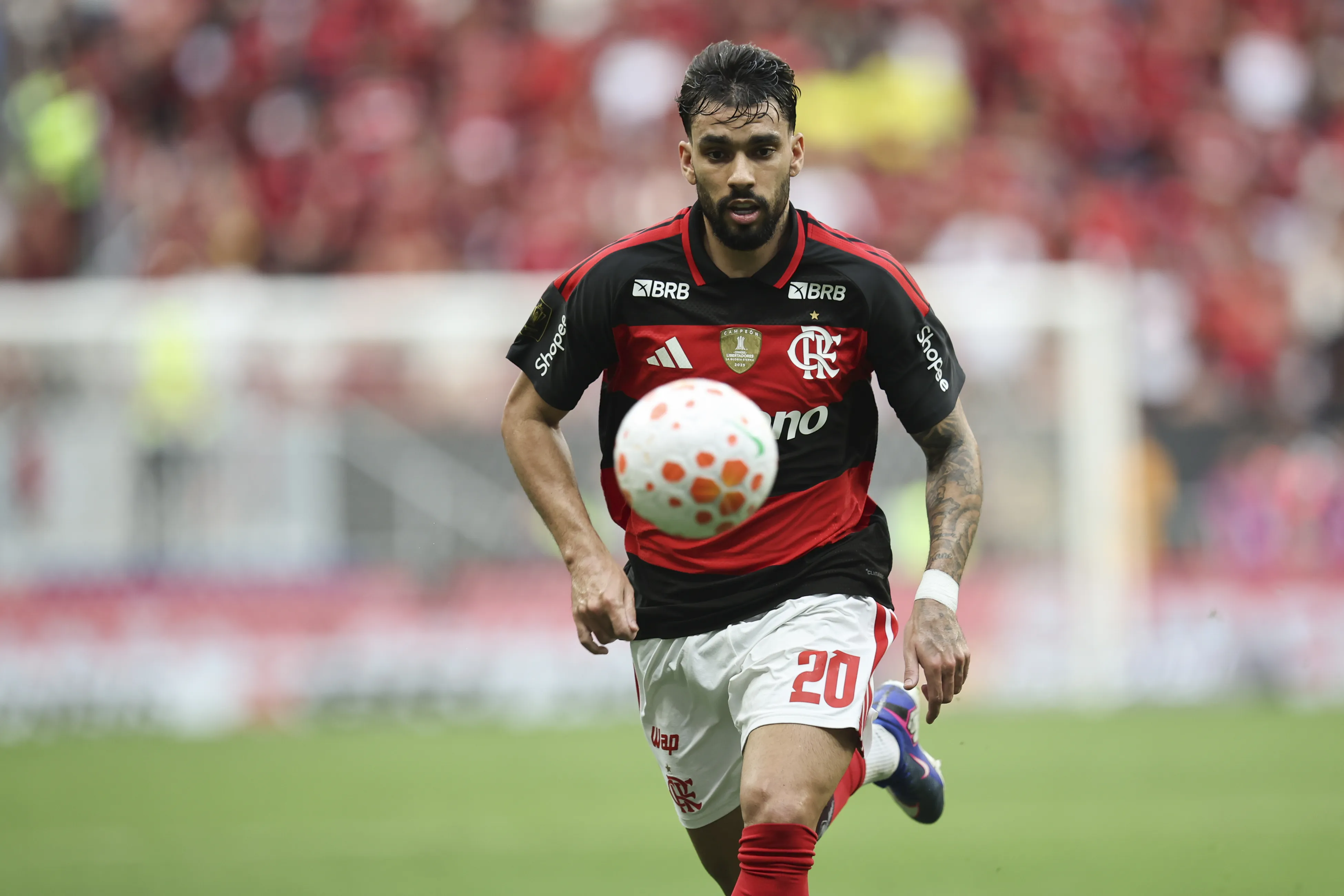 DF – BRASILIA – 01/02/2026 – SUPER COPA DO REI 2026, FLAMENGO X CORINTHIANS – Lucas Paqueta jogador do Flamengo durante partida contra o Corinthians no estadio Mane Garrincha pelo campeonato Super Copa Do Rei 2026. Foto: Mateus Bonomi/AGIF