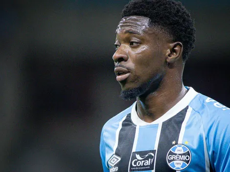 Amuzu é visto como reserva e Grêmio busca novo atacante