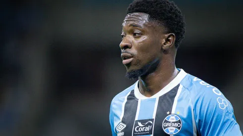 Francis Amuzu jogador do Gremio durante partida contra o Cruzeiro no estadio Arena do Gremio pelo campeonato Brasileiro A 2025.