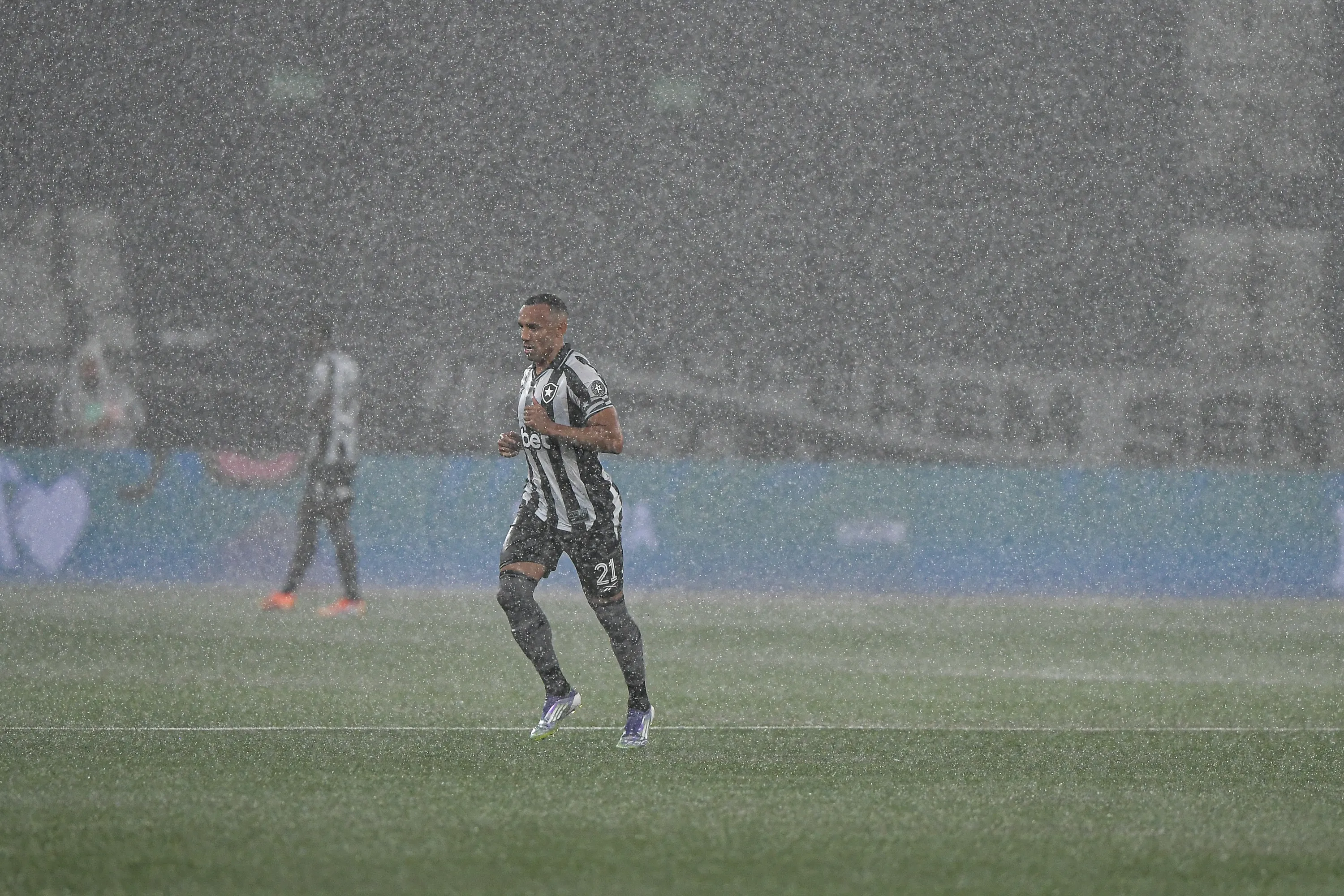 Marcal jogador do Botafogo durante partida contra o Fluminense no estadio Engenhao pelo campeonato Carioca 2026. Foto: Thiago Ribeiro/AGIF