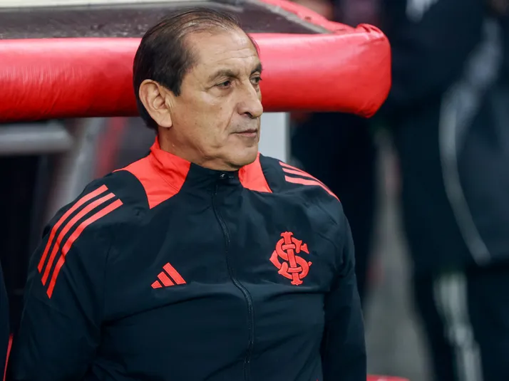 Ramón Díaz leva suspensão por polêmica quando treinava o Internacional
