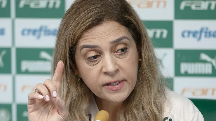 Leila Pereira durante coletiva de imprensa realizada no CT Barra Funda.